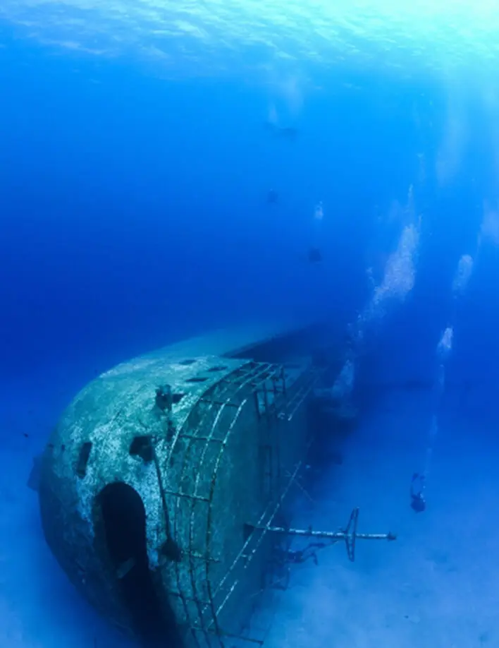 PADI Wreck Diving in Mauritius 